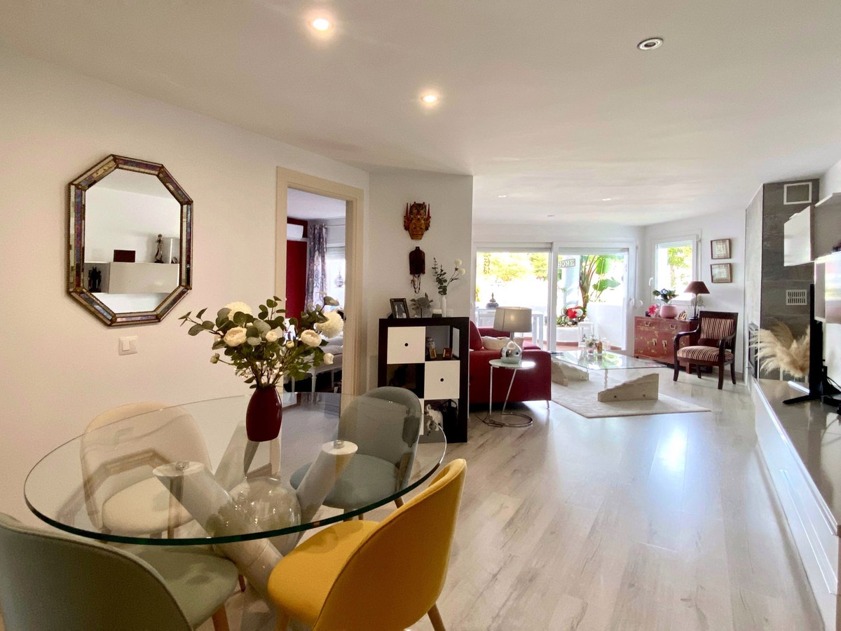 Se vende Apartamento Planta Media de 2 dormitorios en Costa Del Sol, Málaga, España