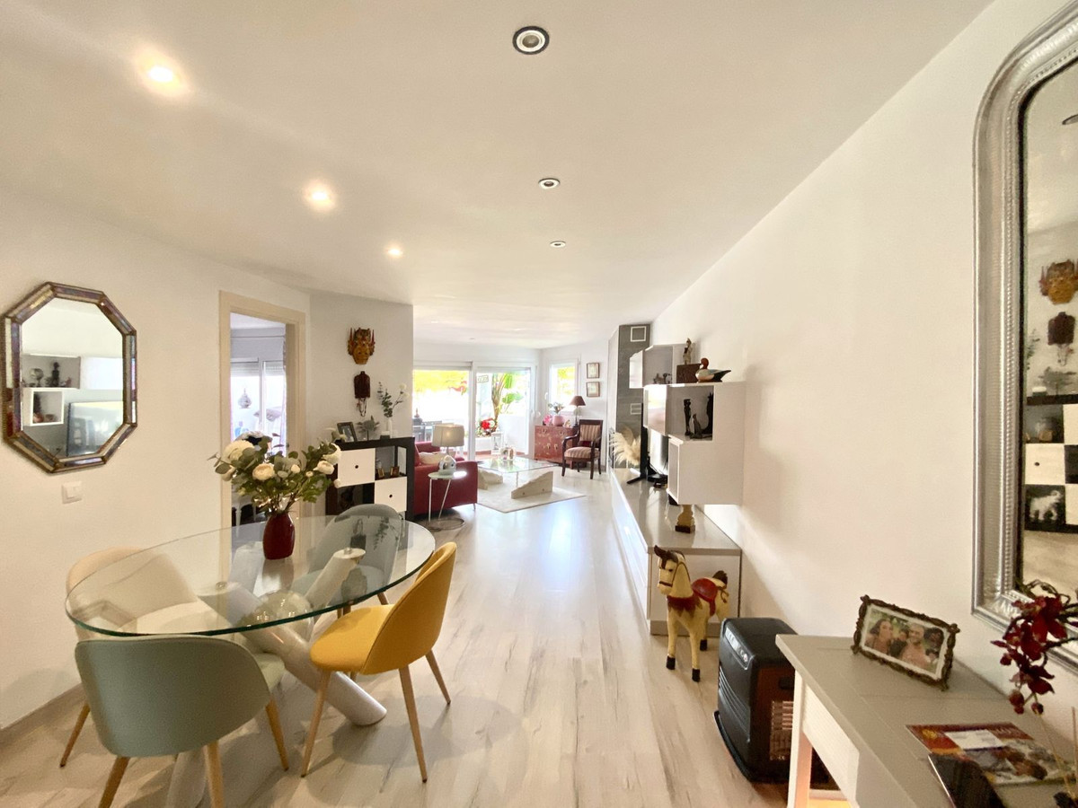 Se vende Apartamento Planta Media de 2 dormitorios en Costa Del Sol, Málaga, España