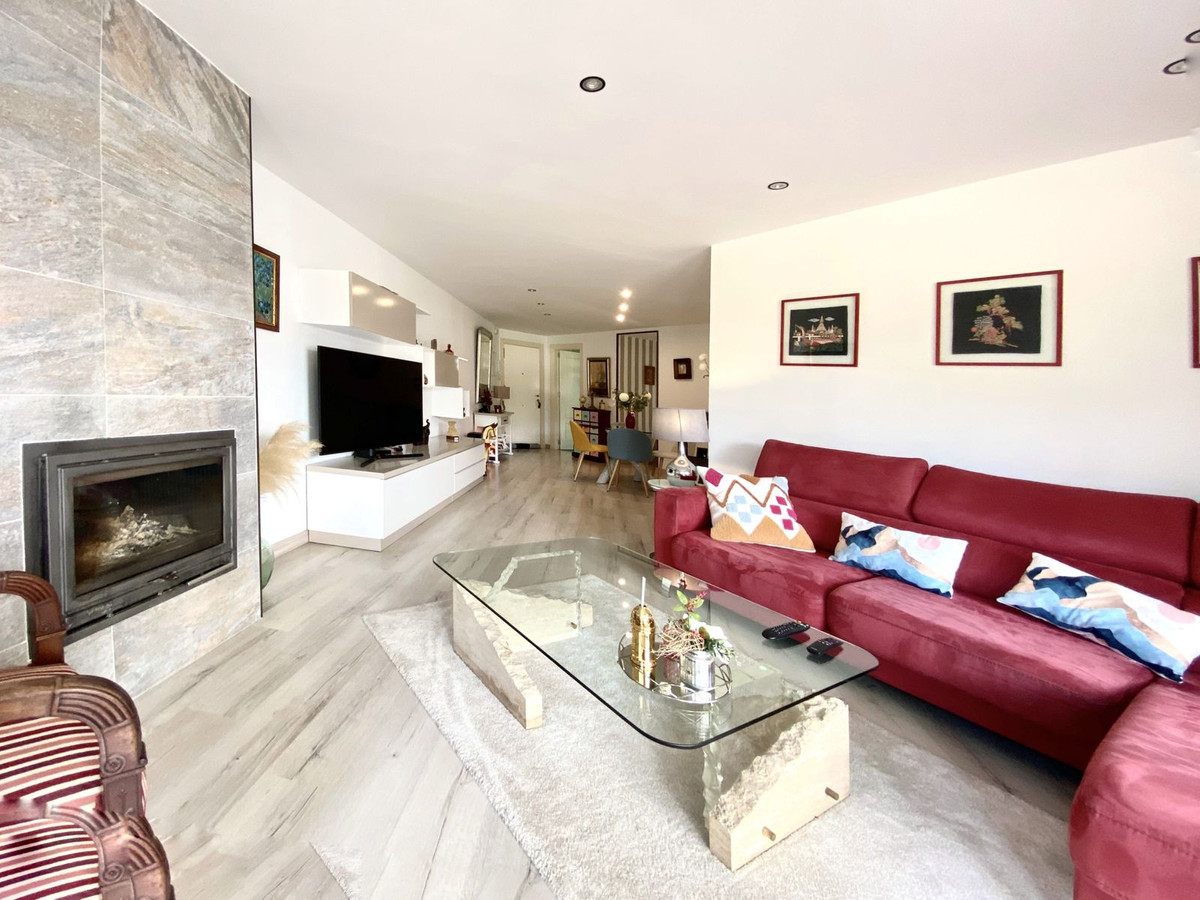 Se vende Apartamento Planta Media de 2 dormitorios en Costa Del Sol, Málaga, España