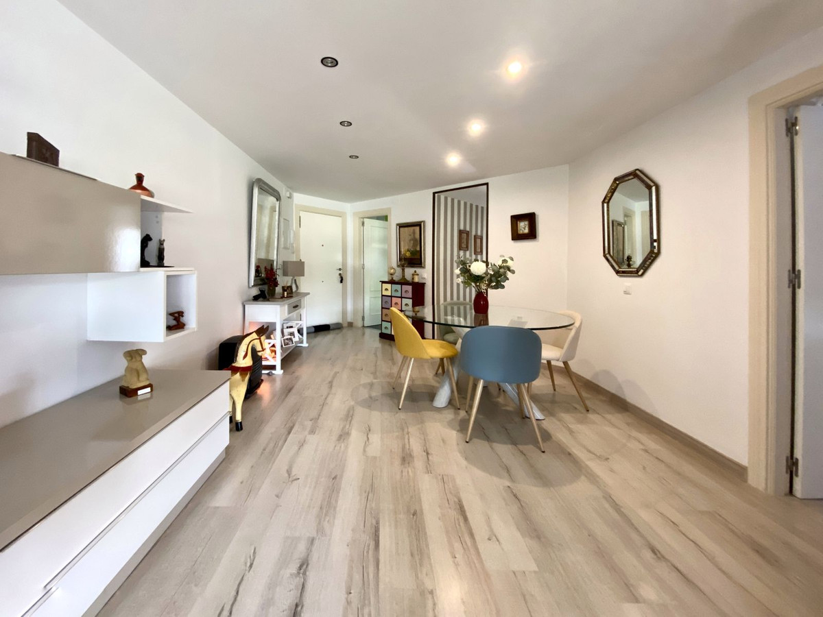 Se vende Apartamento Planta Media de 2 dormitorios en Costa Del Sol, Málaga, España