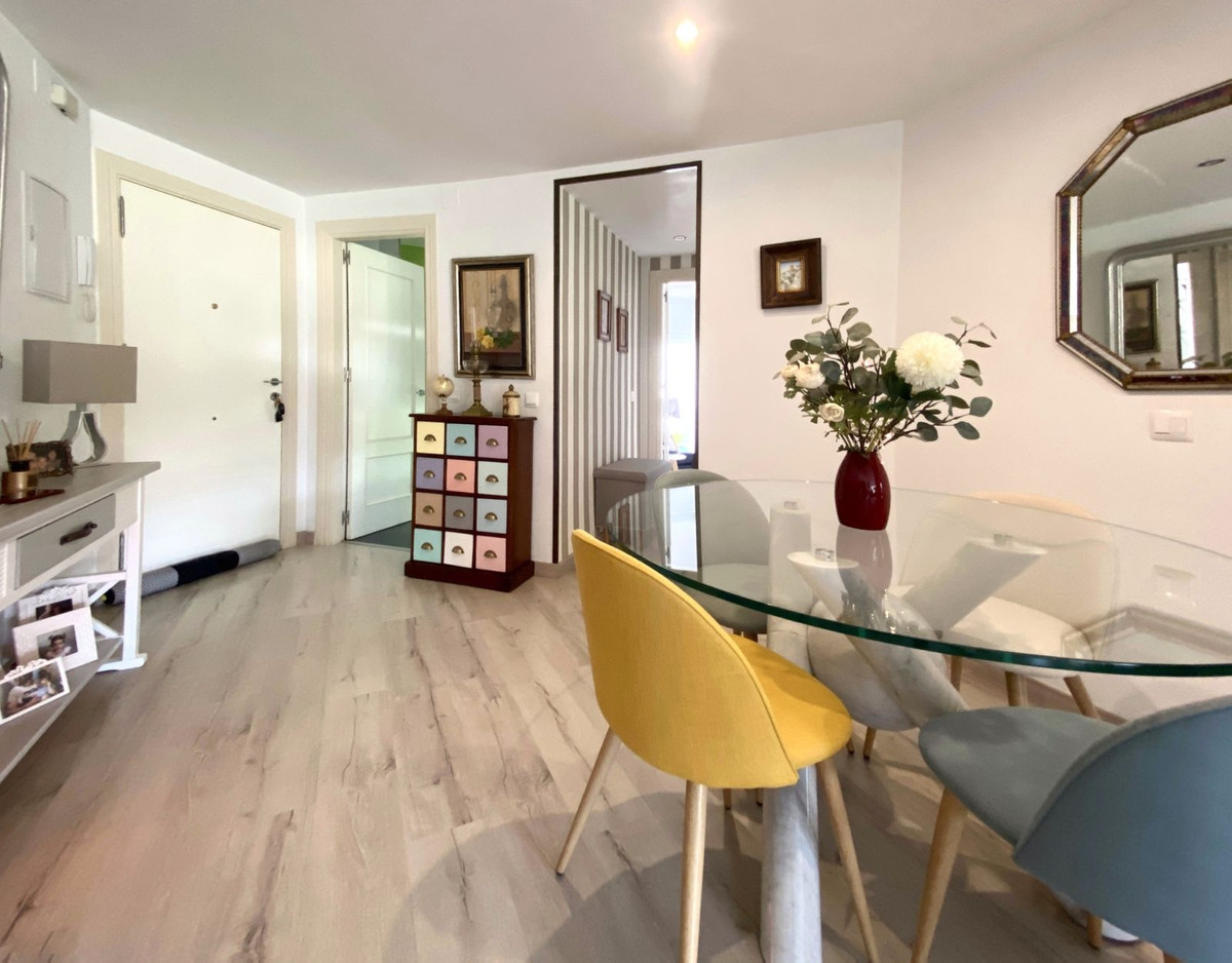 Se vende Apartamento Planta Media de 2 dormitorios en Costa Del Sol, Málaga, España