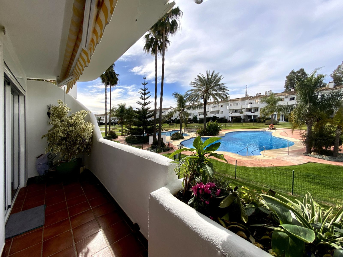 Se vende Apartamento Planta Media de 2 dormitorios en Costa Del Sol, Málaga, España