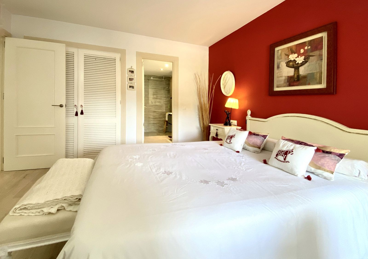 Se vende Apartamento Planta Media de 2 dormitorios en Costa Del Sol, Málaga, España