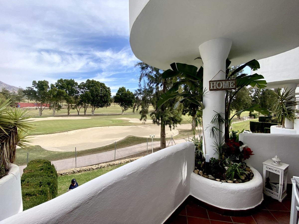 Se vende Apartamento Planta Media de 2 dormitorios en Costa Del Sol, Málaga, España