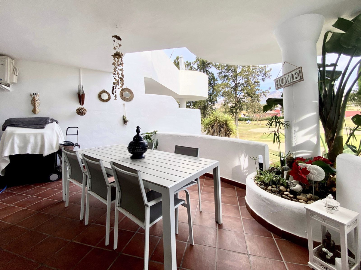 Se vende Apartamento Planta Media de 2 dormitorios en Costa Del Sol, Málaga, España