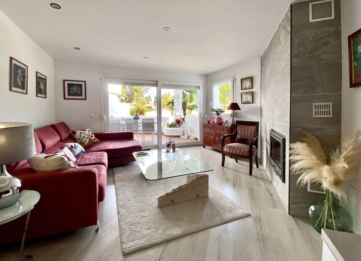 Se vende Apartamento Planta Media de 2 dormitorios en Costa Del Sol, Málaga, España