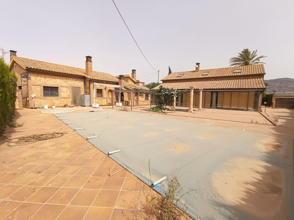Se vende Villa - Chalet de 5 dormitorios en Costa Calida, Murcia, España