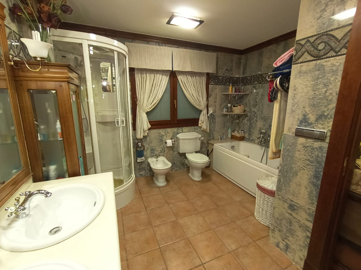Se vende Villa - Chalet de 5 dormitorios en Costa Calida, Murcia, España