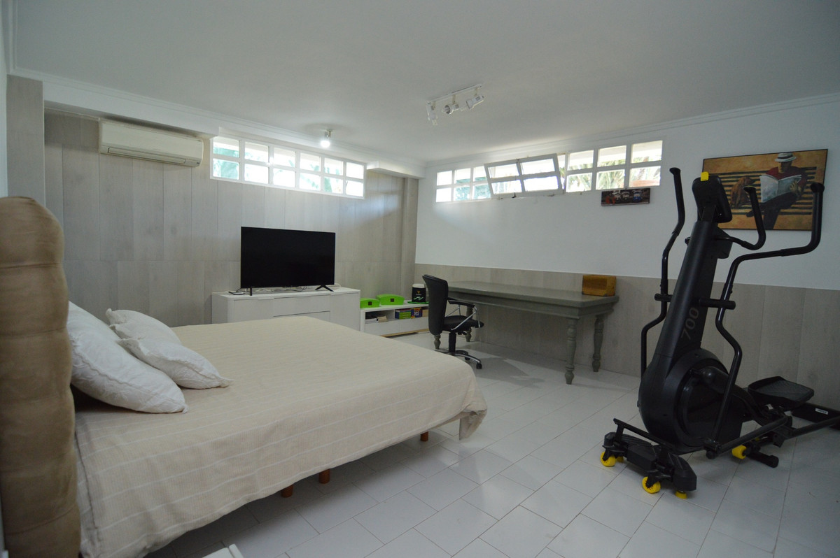 Se vende Villa - Chalet de 4 dormitorios en Costa Blanca, Alicante, España