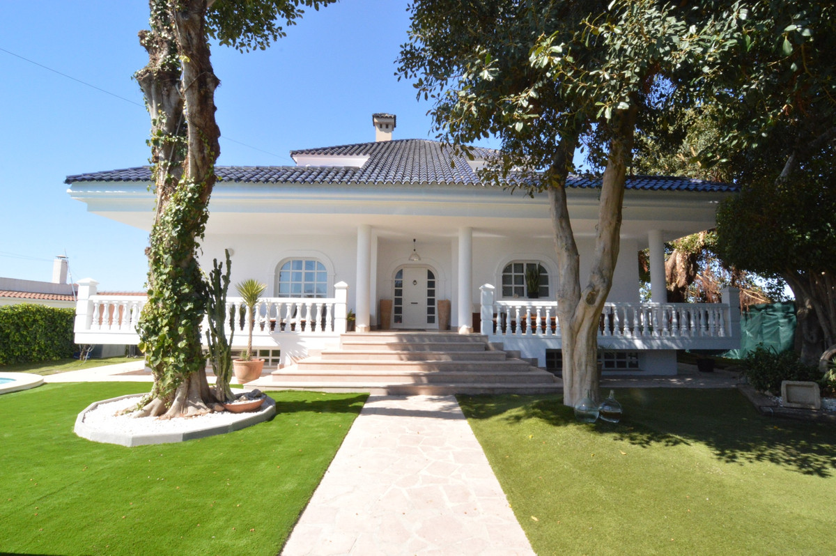 Se vende Villa - Chalet de 4 dormitorios en Costa Blanca, Alicante, España