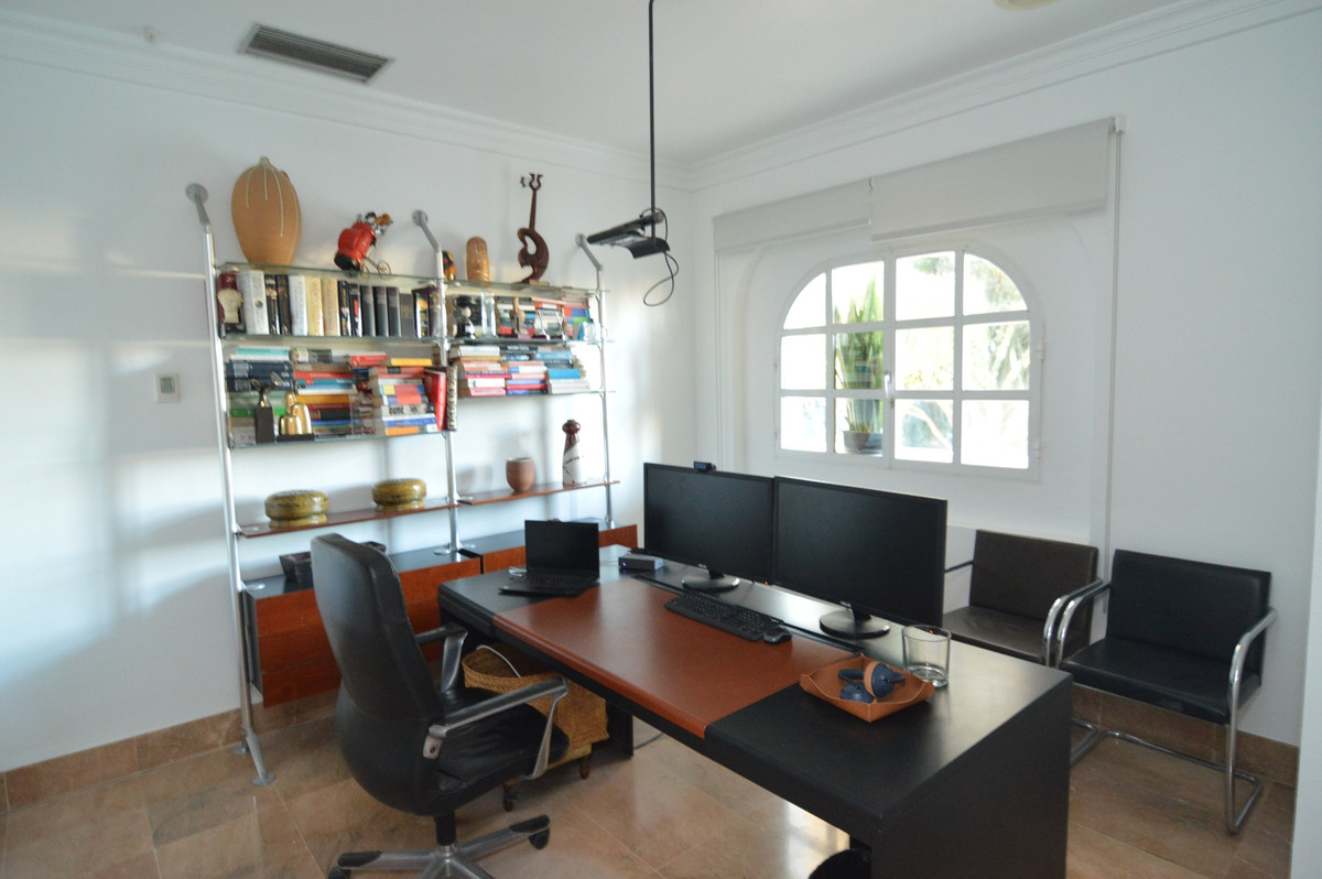 Se vende Villa - Chalet de 4 dormitorios en Costa Blanca, Alicante, España