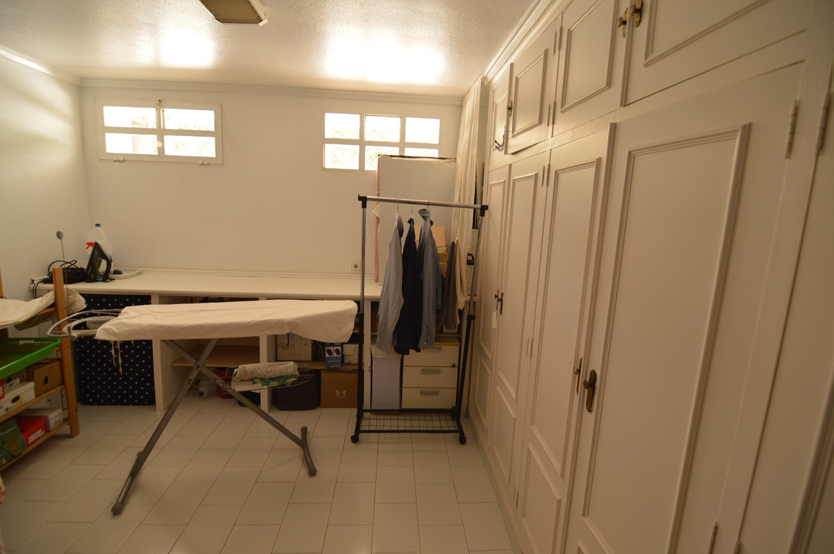 Se vende Villa - Chalet de 4 dormitorios en Costa Blanca, Alicante, España