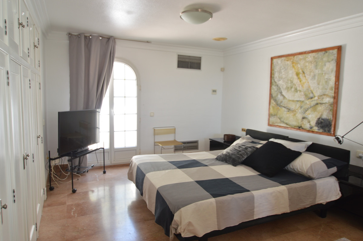 Se vende Villa - Chalet de 4 dormitorios en Costa Blanca, Alicante, España