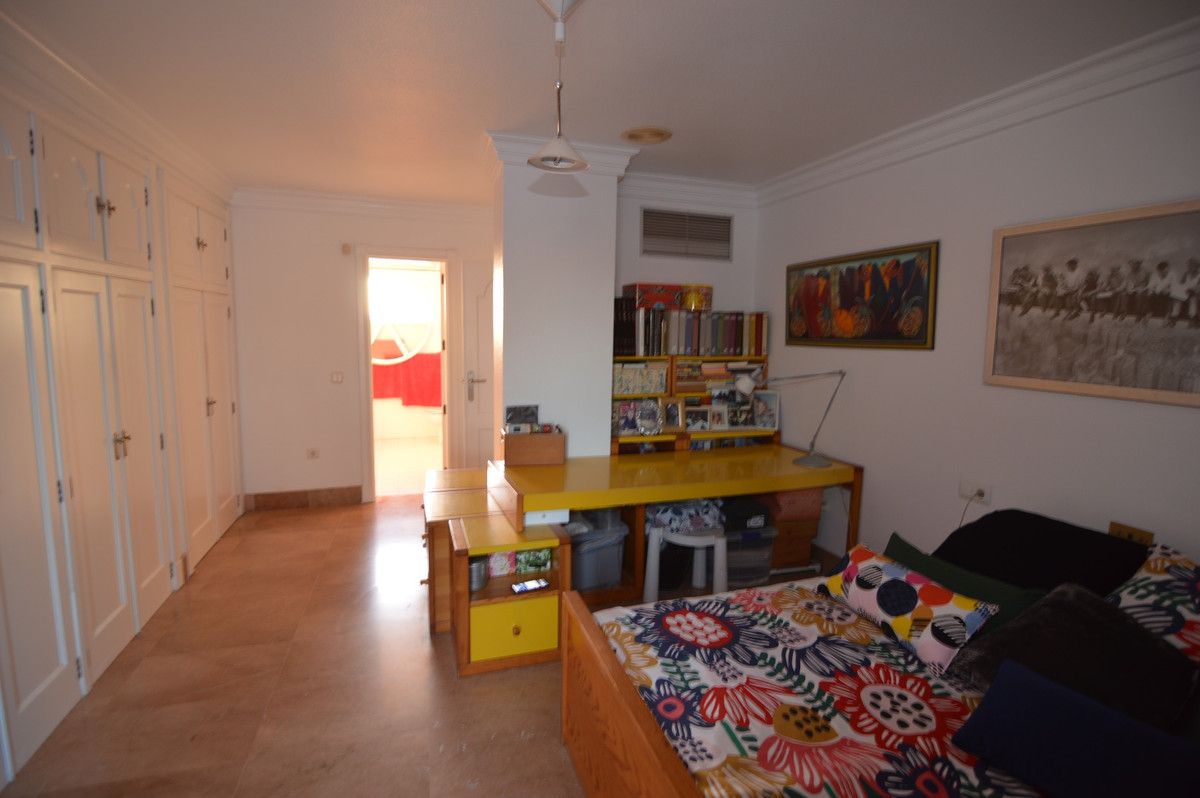 Se vende Villa - Chalet de 4 dormitorios en Costa Blanca, Alicante, España