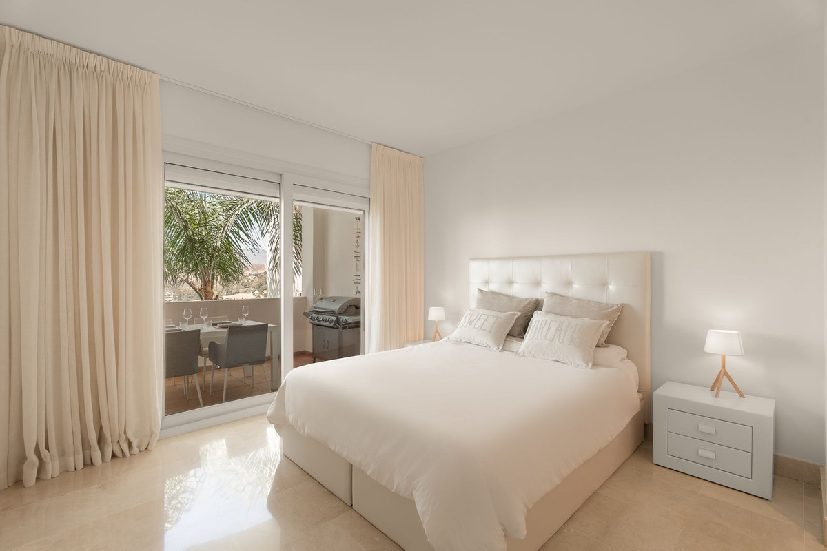 Se vende Apartamento Planta Media de 2 dormitorios en Costa Del Sol, Málaga, España