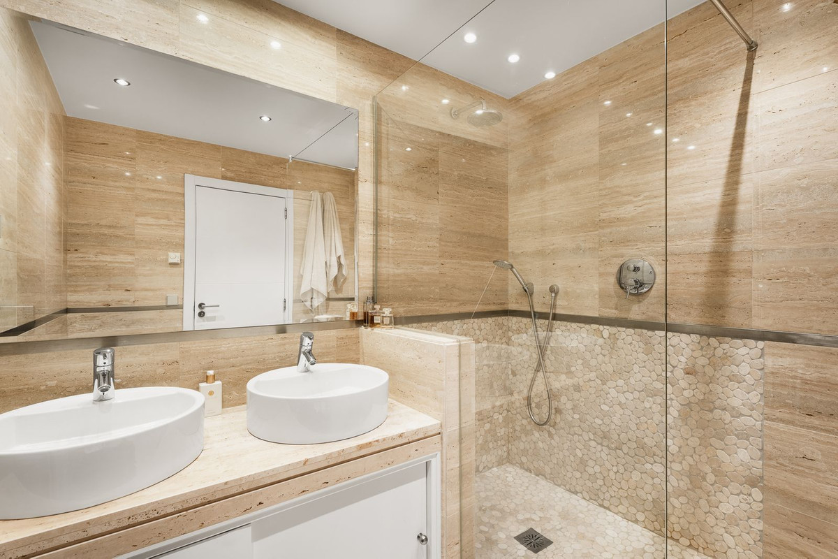 Se vende Apartamento Planta Media de 2 dormitorios en Costa Del Sol, Málaga, España