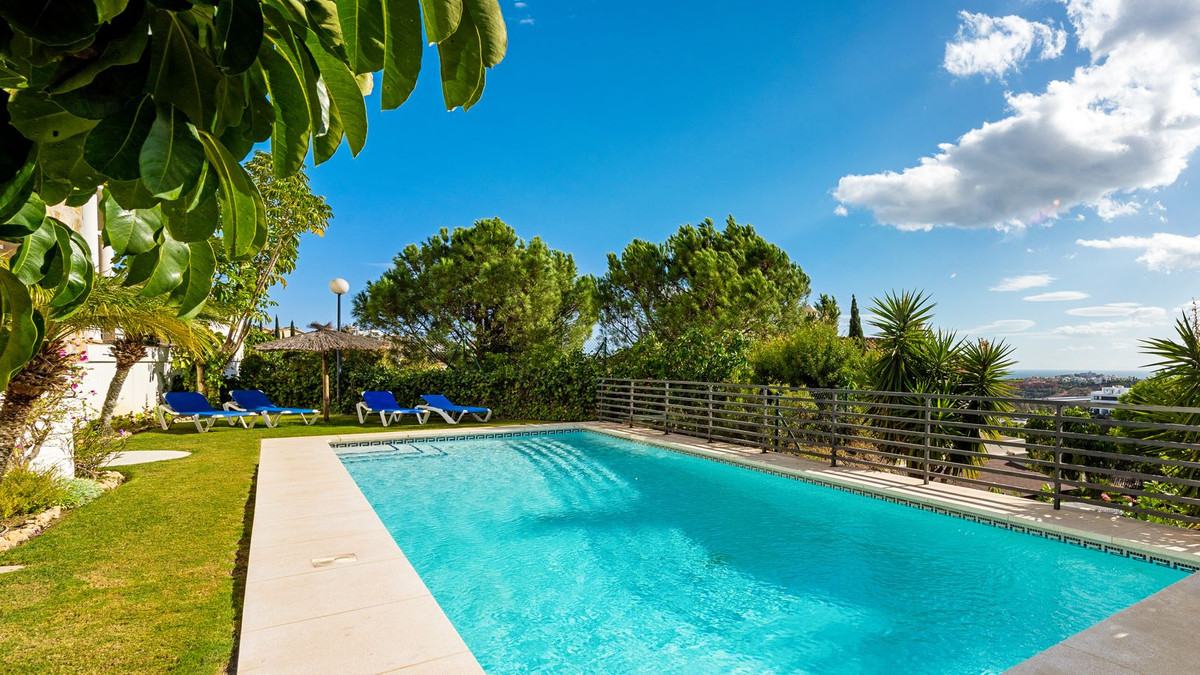 Se vende Apartamento Planta Media de 2 dormitorios en Costa Del Sol, Málaga, España
