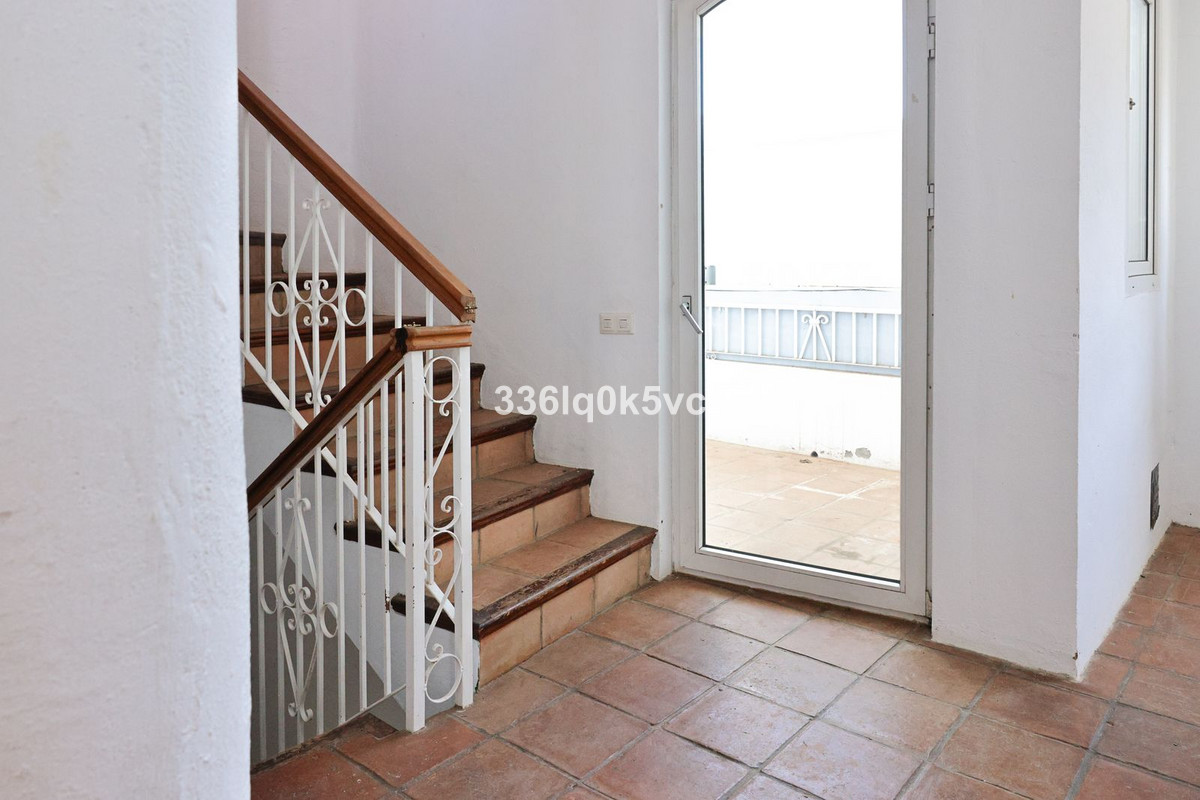 5 Bed Townhouse for sale in Benahavís Costa Del Sol, Málaga, Spain