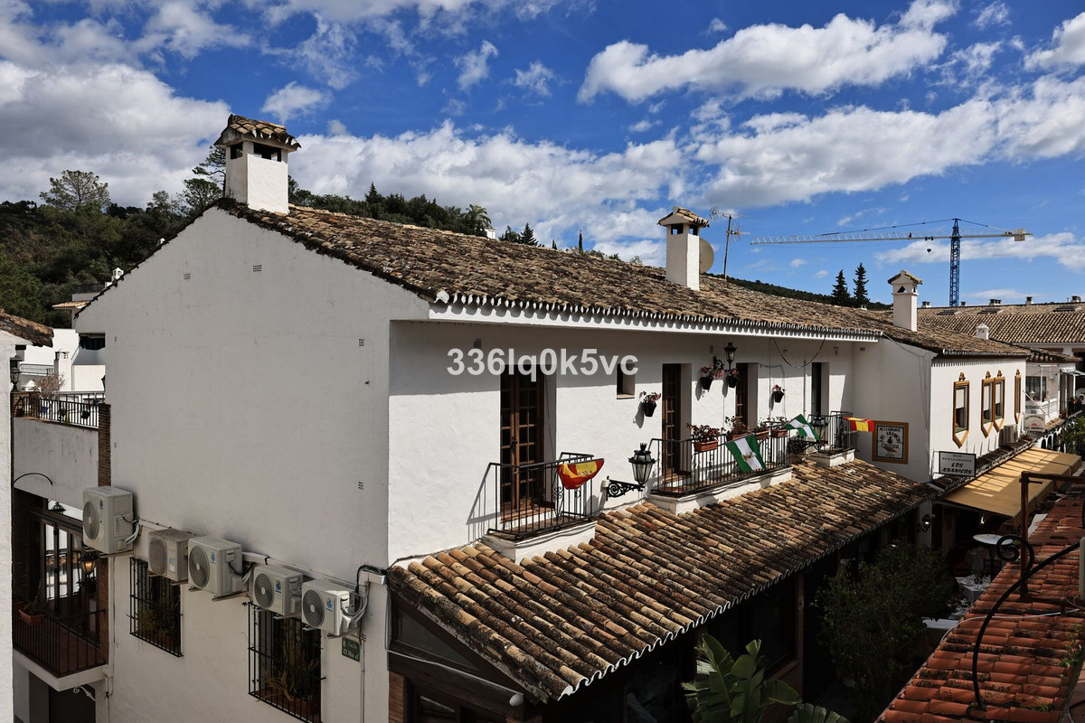 5 Bed Townhouse for sale in Benahavís Costa Del Sol, Málaga, Spain