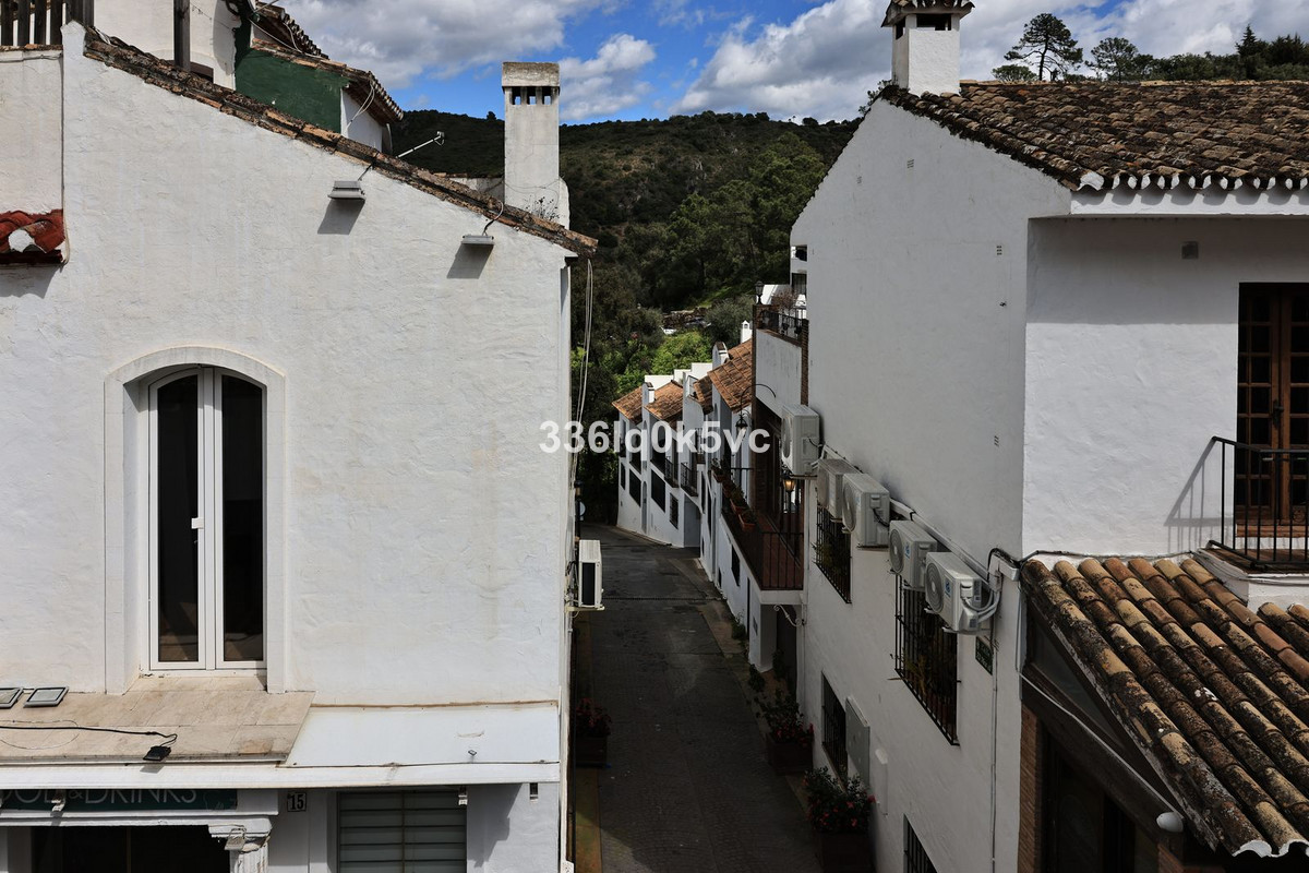 5 Bed Townhouse for sale in Benahavís Costa Del Sol, Málaga, Spain