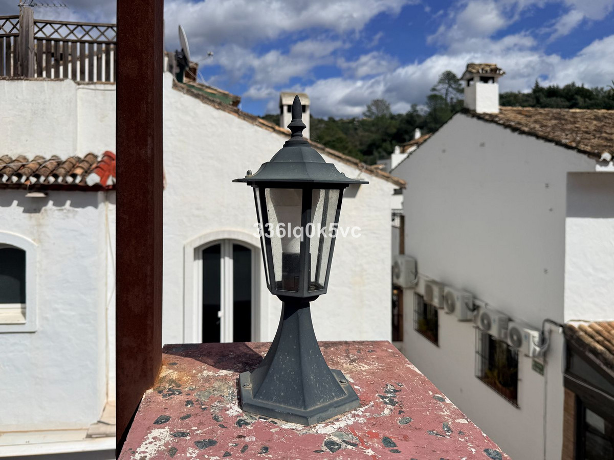 5 Bed Townhouse for sale in Benahavís Costa Del Sol, Málaga, Spain
