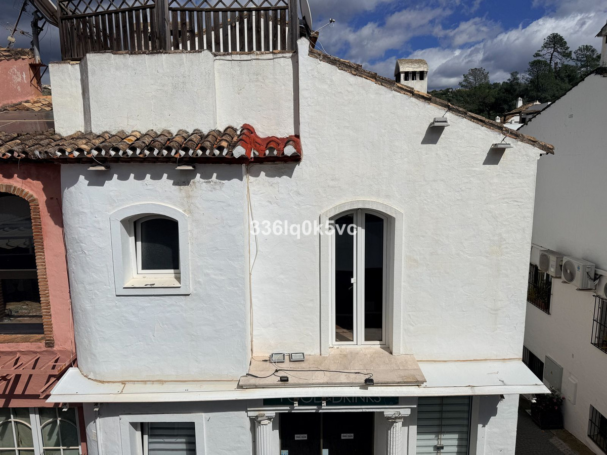 5 Bed Townhouse for sale in Benahavís Costa Del Sol, Málaga, Spain