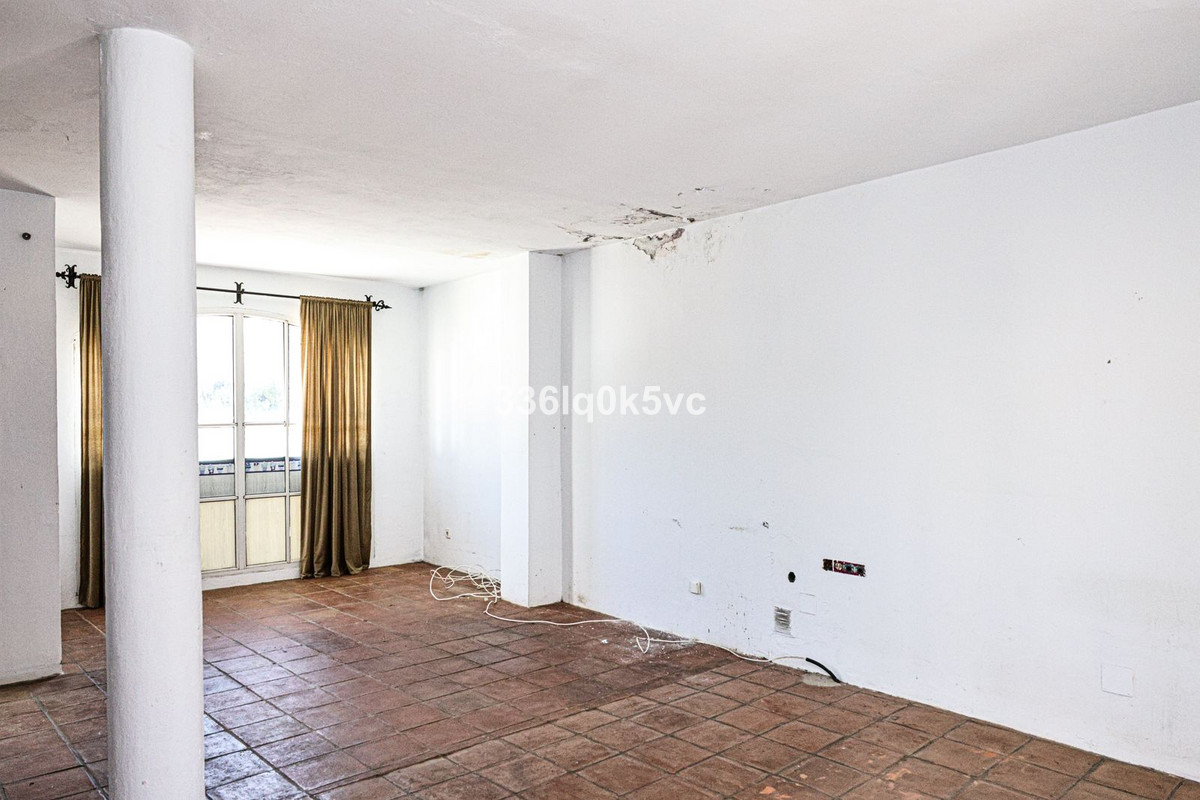 5 Bed Townhouse for sale in Benahavís Costa Del Sol, Málaga, Spain