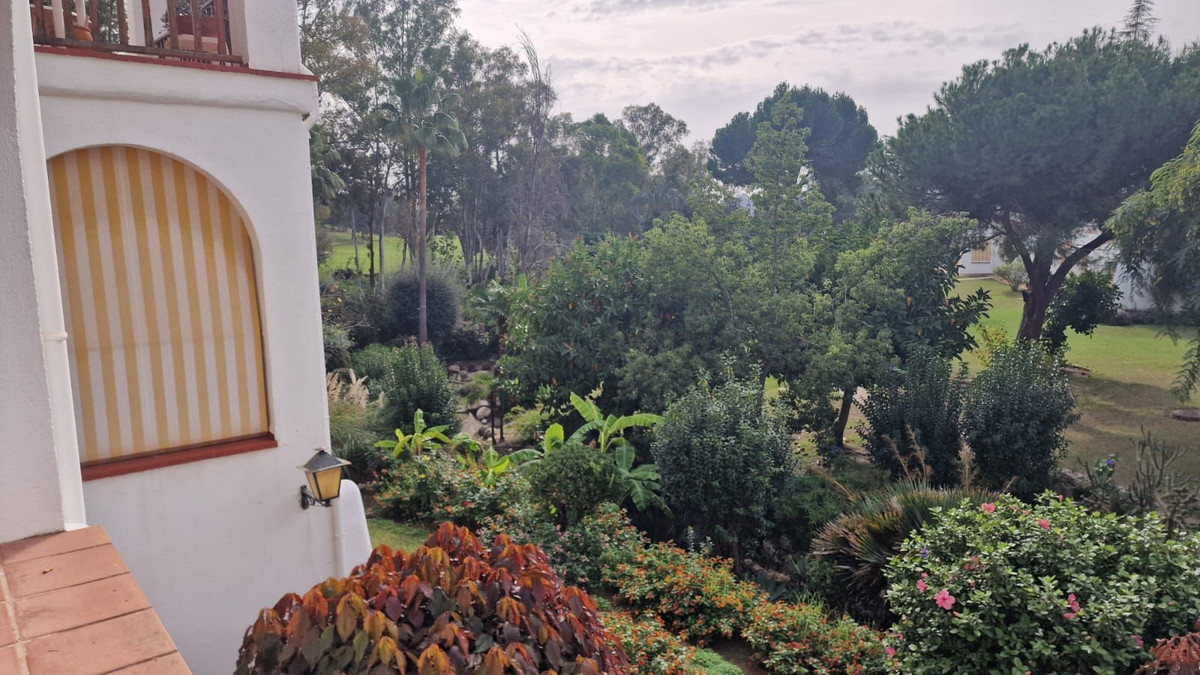 2 Bed Apartment for sale in Nueva Andalucía Costa Del Sol, Málaga, Spain