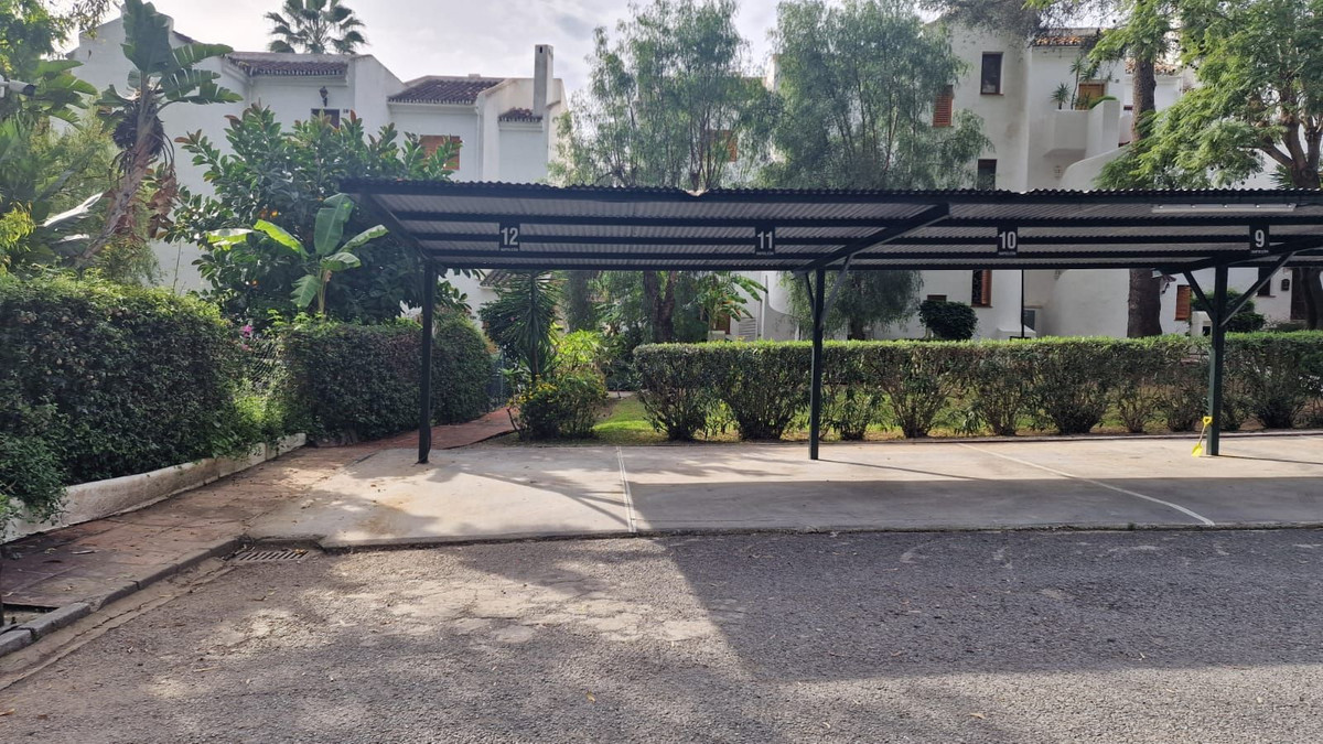 2 Bed Apartment for sale in Nueva Andalucía Costa Del Sol, Málaga, Spain