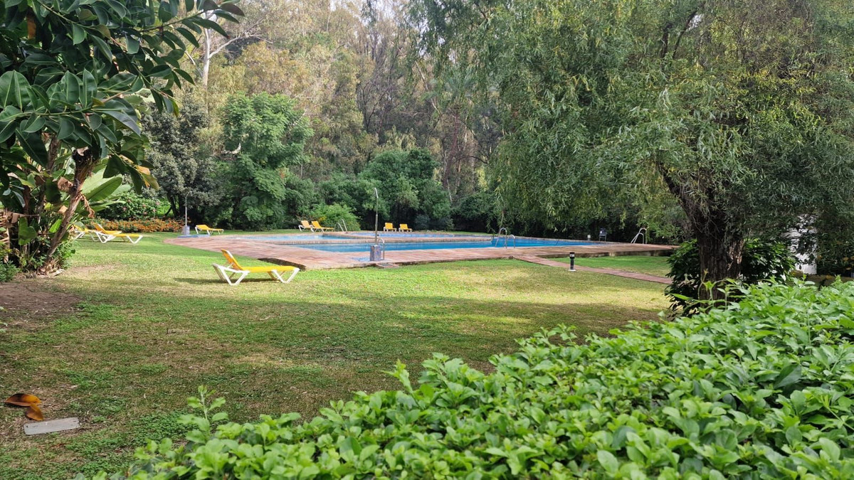 2 Bed Apartment for sale in Nueva Andalucía Costa Del Sol, Málaga, Spain