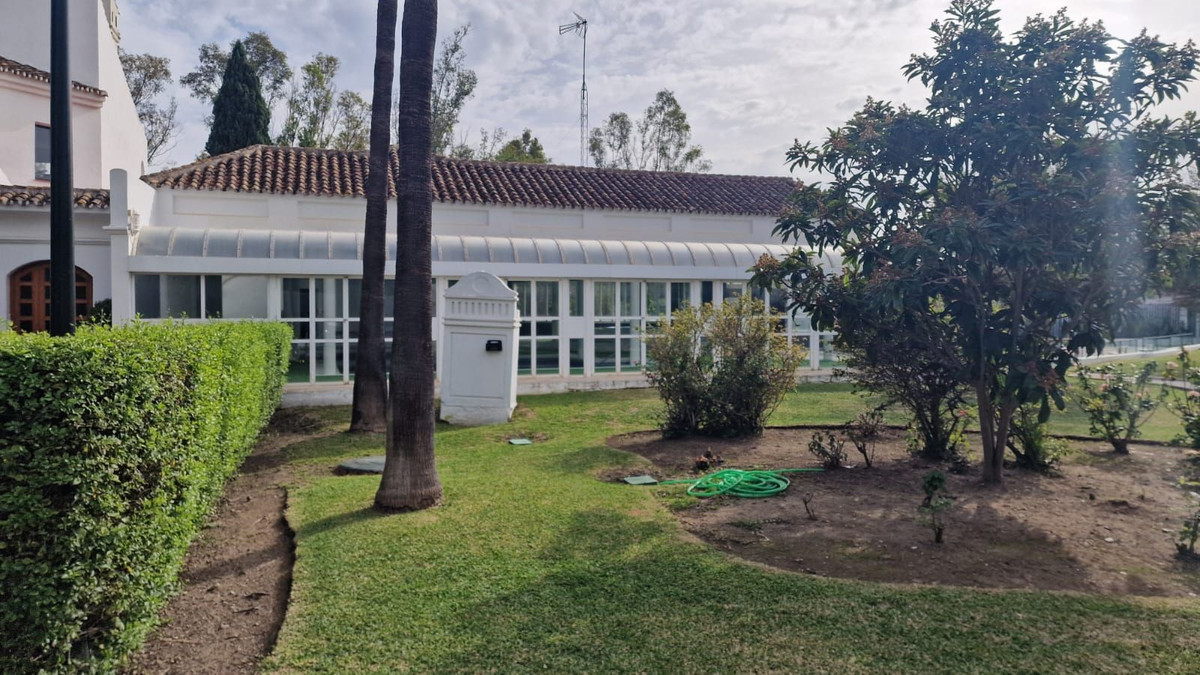 2 Bed Apartment for sale in Nueva Andalucía Costa Del Sol, Málaga, Spain