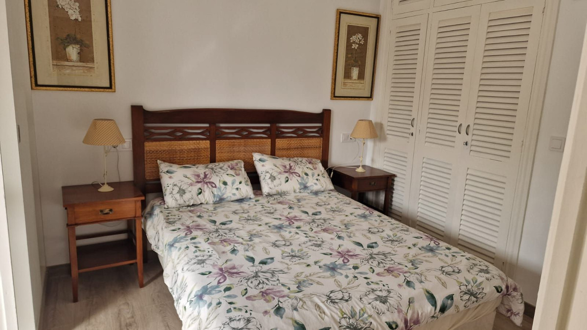 2 Bed Apartment for sale in Nueva Andalucía Costa Del Sol, Málaga, Spain