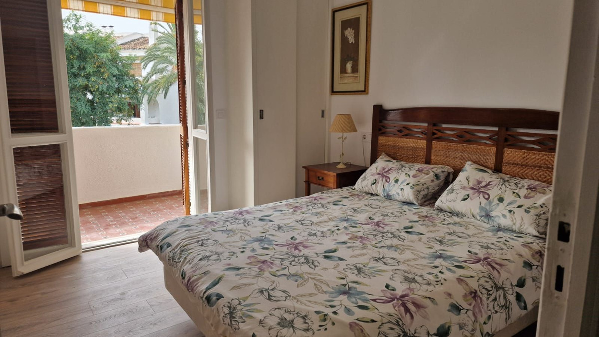 2 Bed Apartment for sale in Nueva Andalucía Costa Del Sol, Málaga, Spain