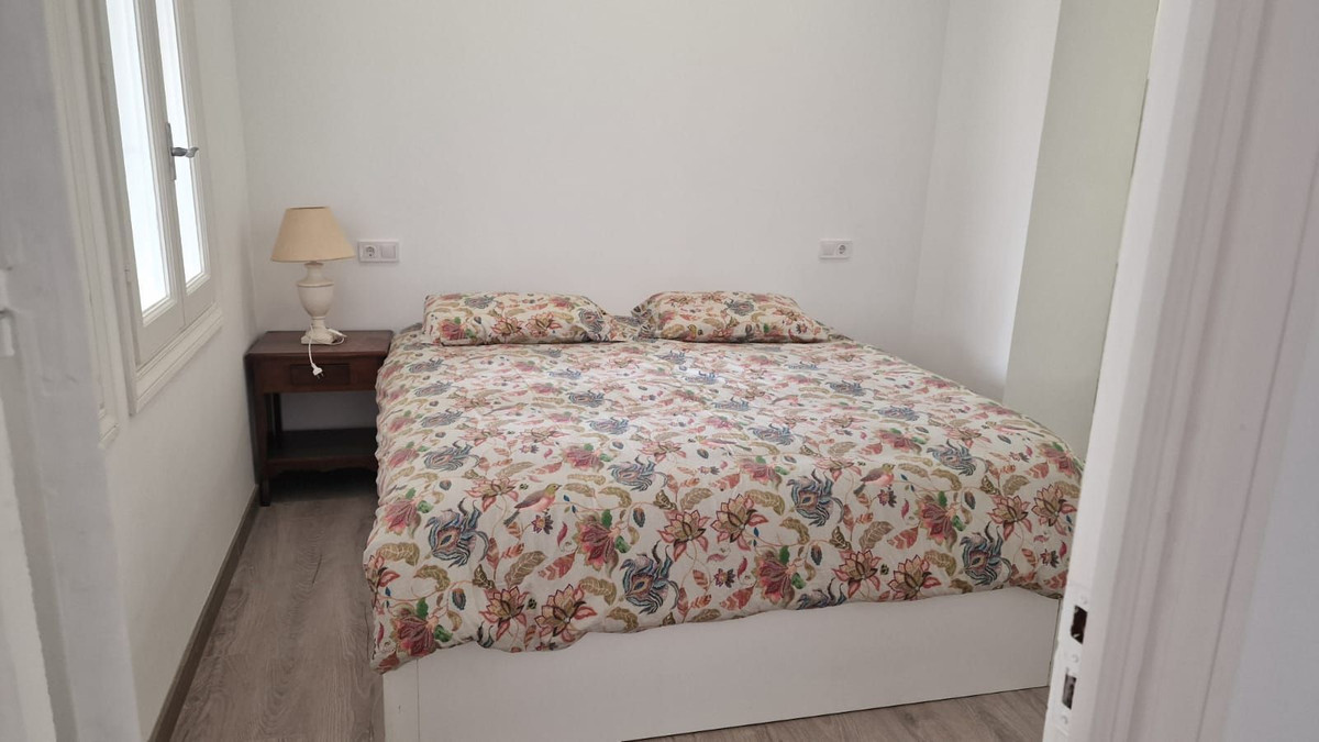 2 Bed Apartment for sale in Nueva Andalucía Costa Del Sol, Málaga, Spain