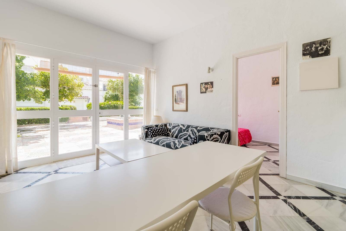 4 Bed Commercial unit for sale in Estepona Costa Del Sol, Málaga, Spain
