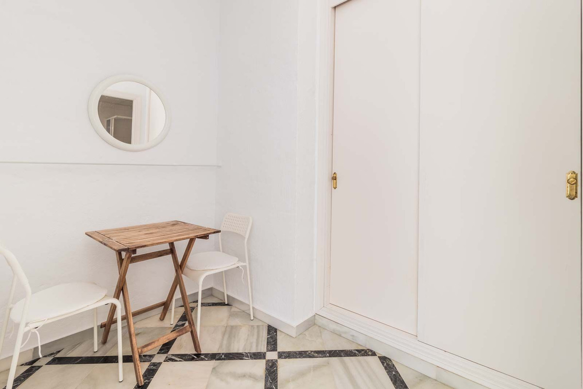 4 Bed Commercial unit for sale in Estepona Costa Del Sol, Málaga, Spain