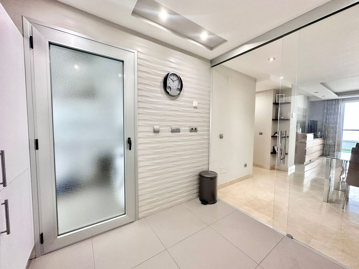 3 Bed Apartment for sale in San Pedro De Alcántara Costa Del Sol, Málaga, Spain