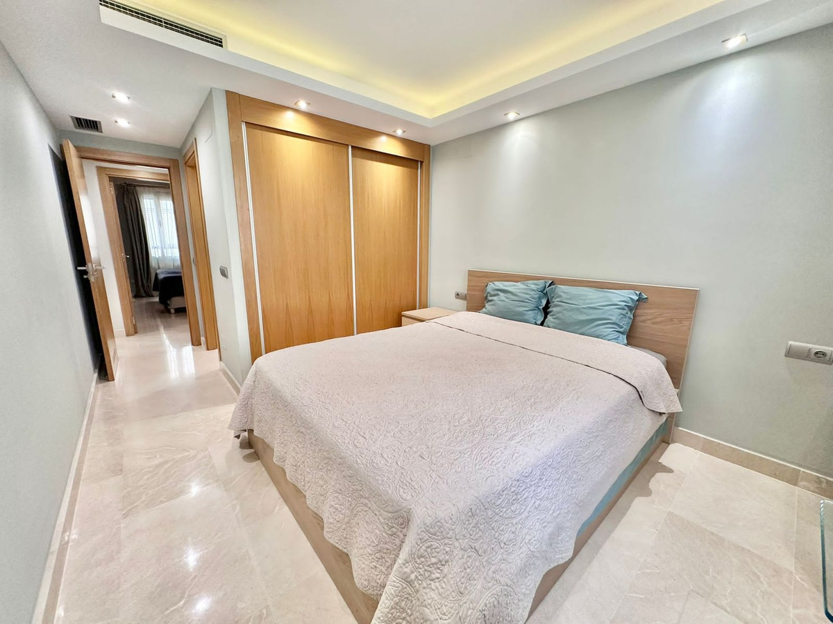 3 Bed Apartment for sale in San Pedro De Alcántara Costa Del Sol, Málaga, Spain