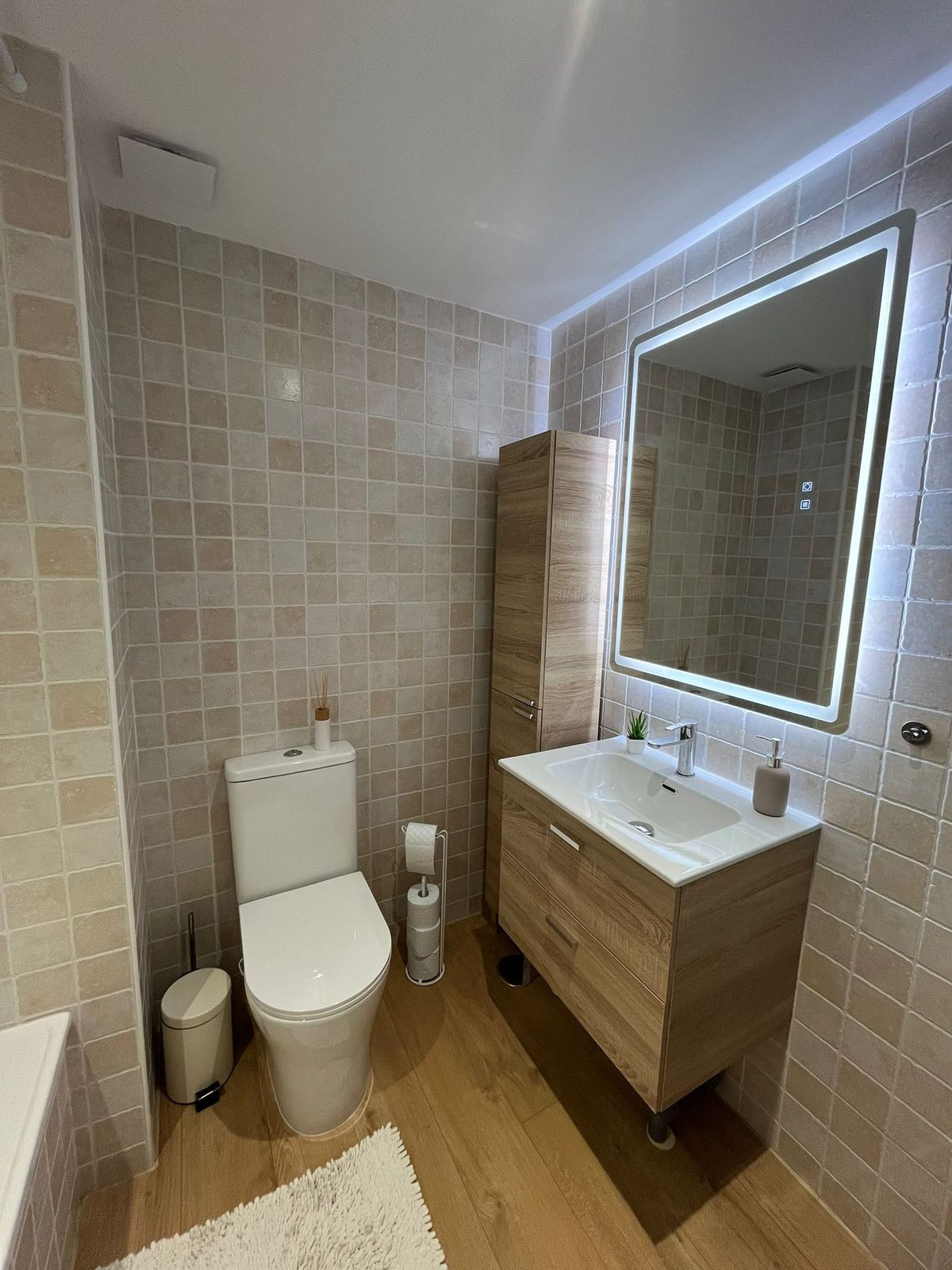 Se vende Apartamento Planta Media de 2 dormitorios en Costa Del Sol, Málaga, España