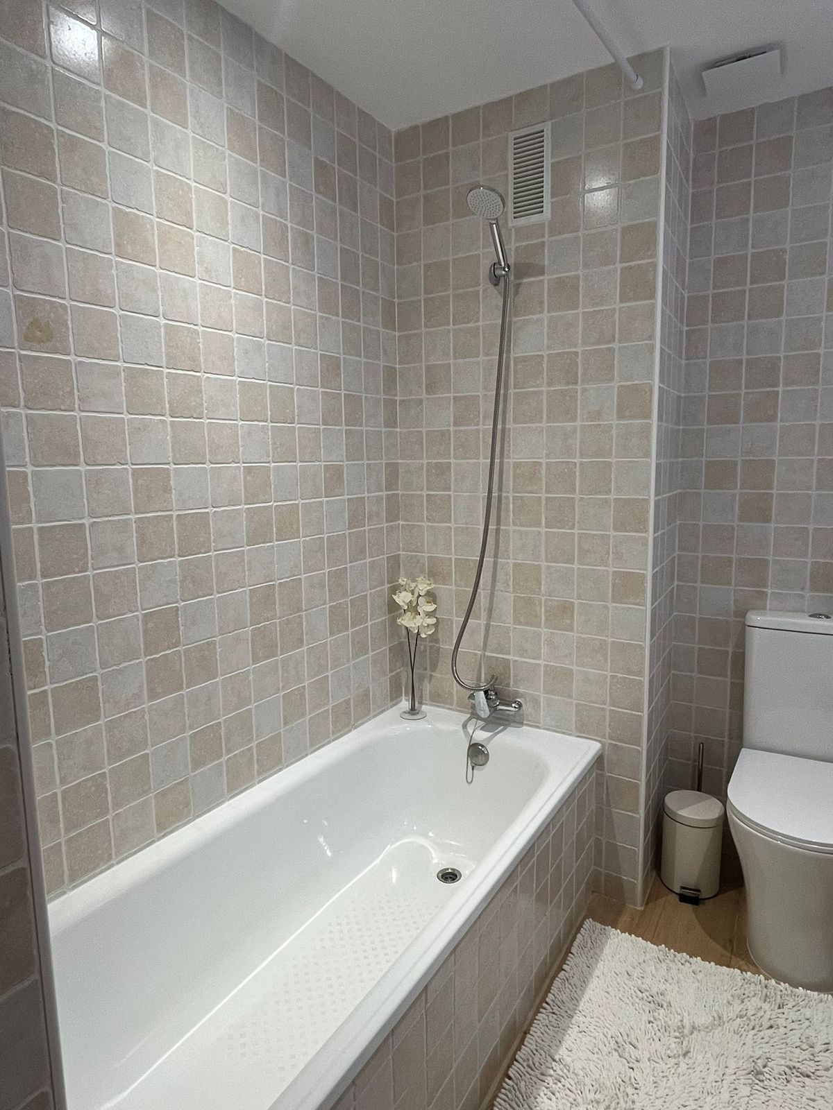 Se vende Apartamento Planta Media de 2 dormitorios en Costa Del Sol, Málaga, España