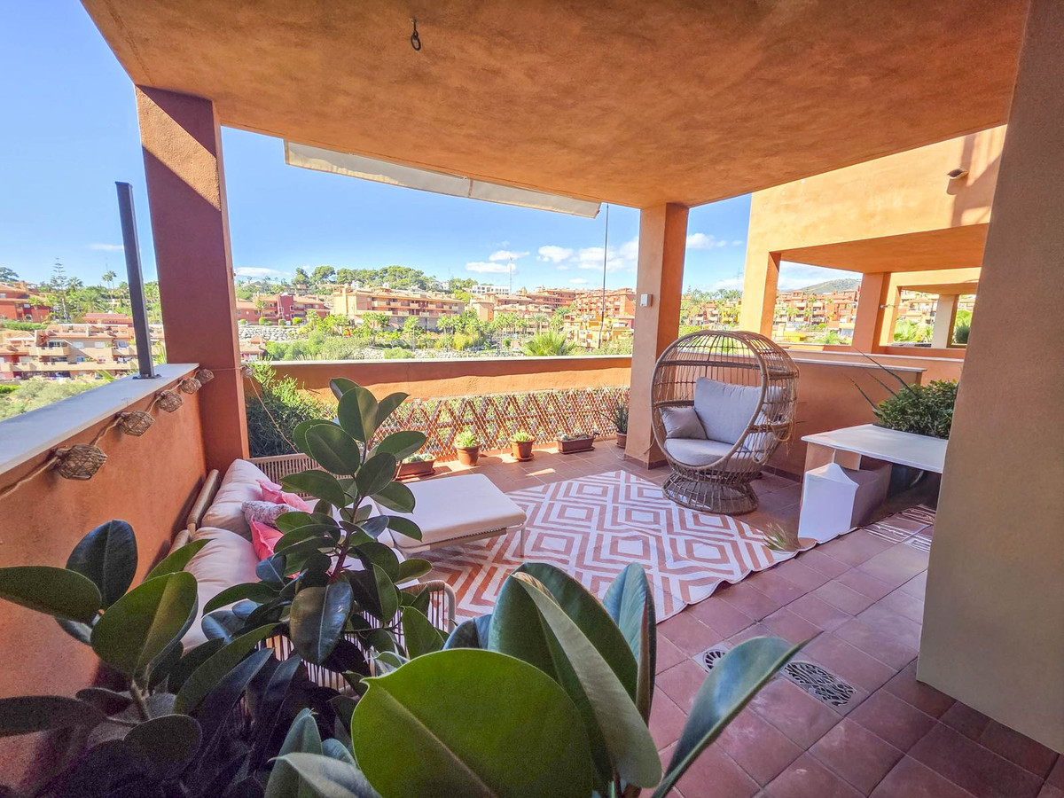 Se vende Apartamento Planta Media de 2 dormitorios en Costa Del Sol, Málaga, España