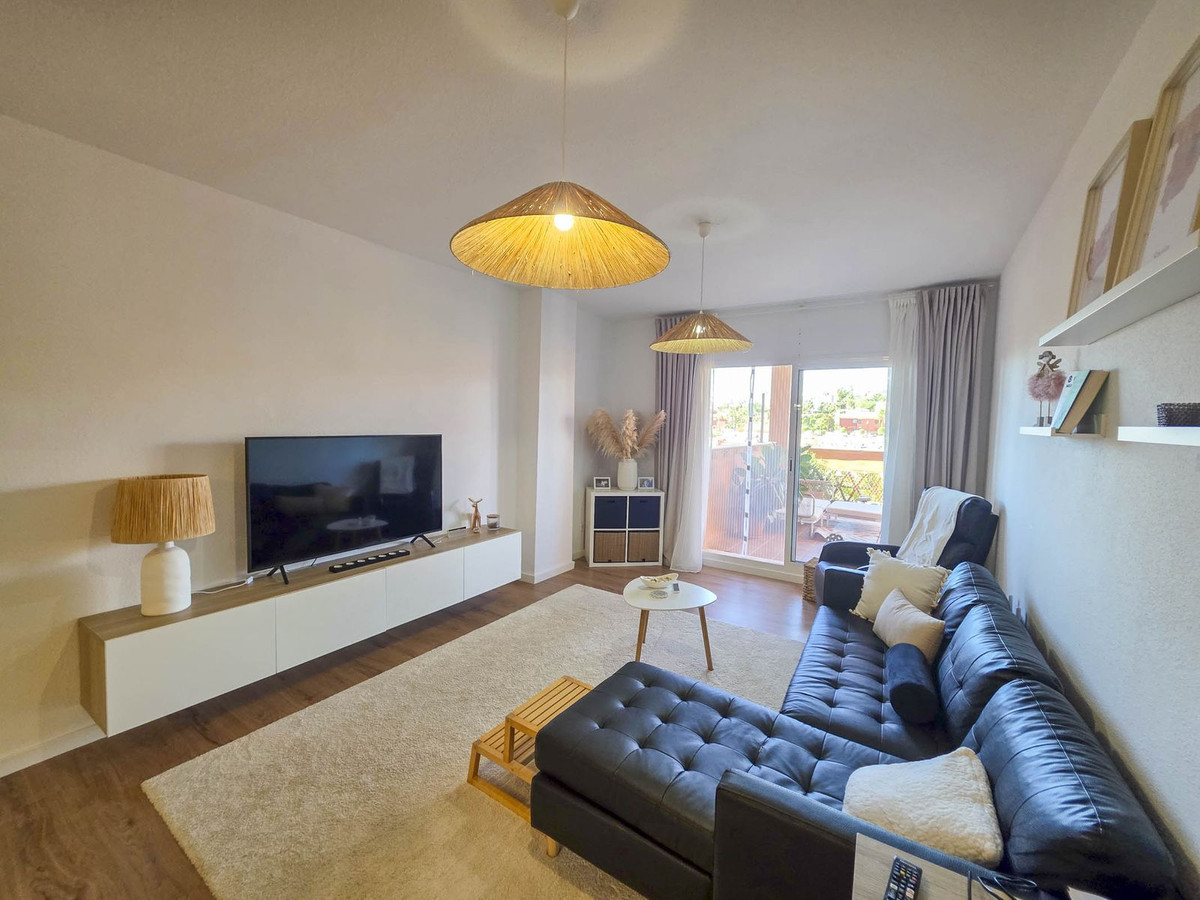 Se vende Apartamento Planta Media de 2 dormitorios en Costa Del Sol, Málaga, España
