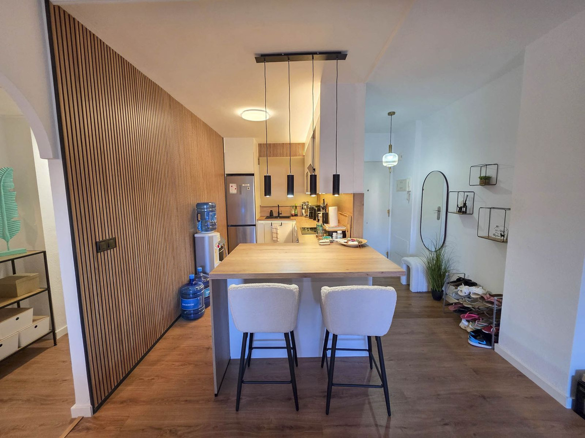 Se vende Apartamento Planta Media de 2 dormitorios en Costa Del Sol, Málaga, España