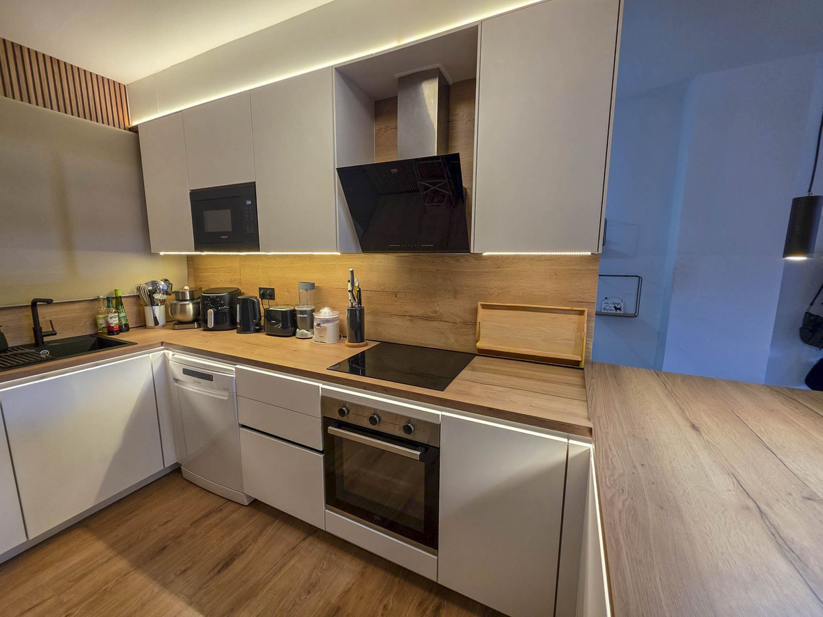 Se vende Apartamento Planta Media de 2 dormitorios en Costa Del Sol, Málaga, España