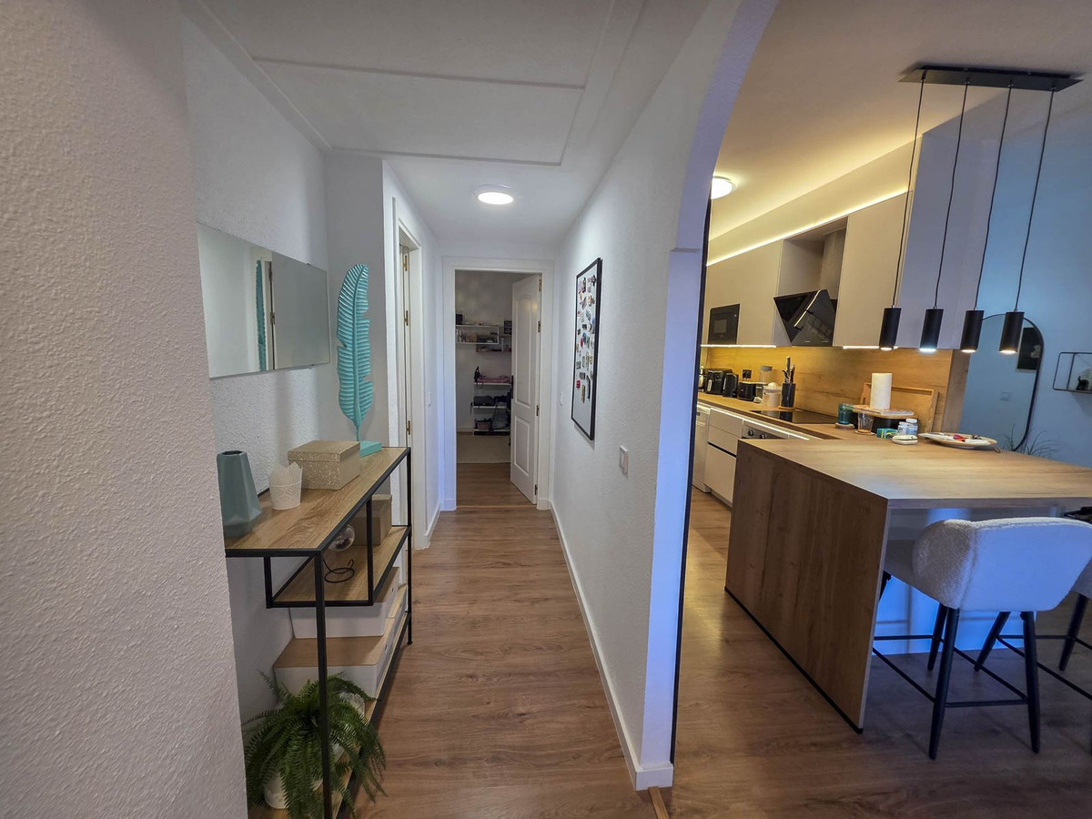 Se vende Apartamento Planta Media de 2 dormitorios en Costa Del Sol, Málaga, España