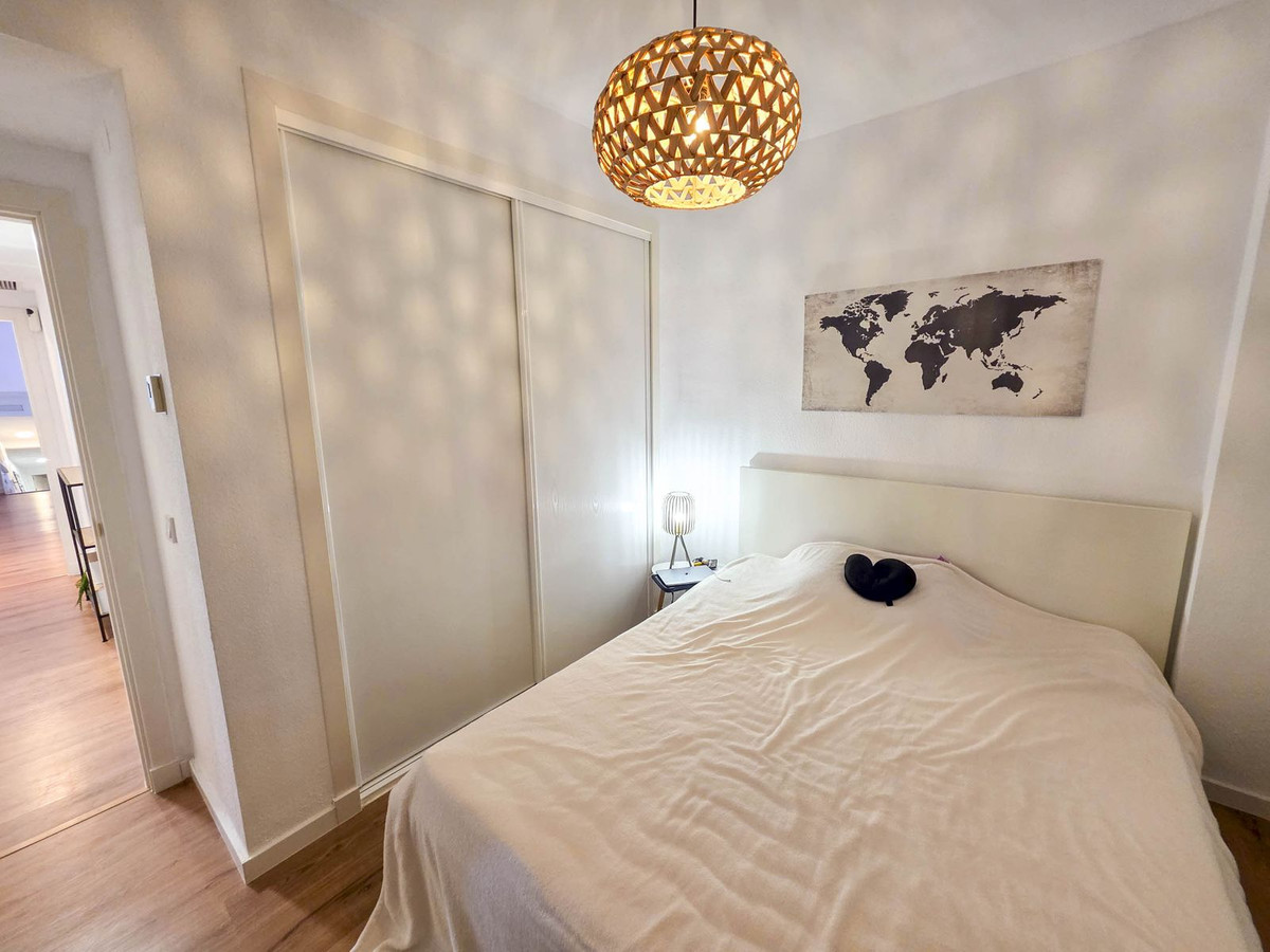 Se vende Apartamento Planta Media de 2 dormitorios en Costa Del Sol, Málaga, España