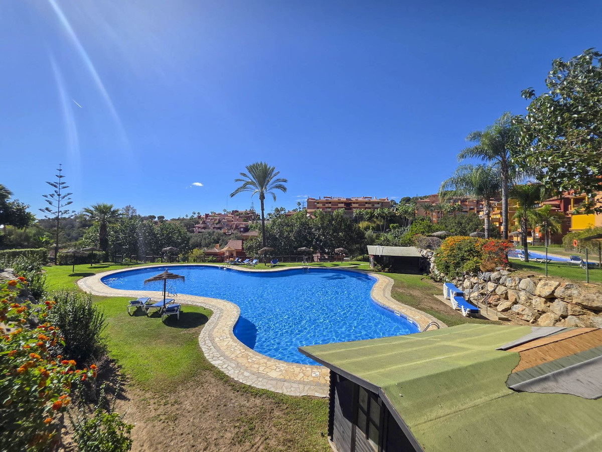 Se vende Apartamento Planta Media de 2 dormitorios en Costa Del Sol, Málaga, España