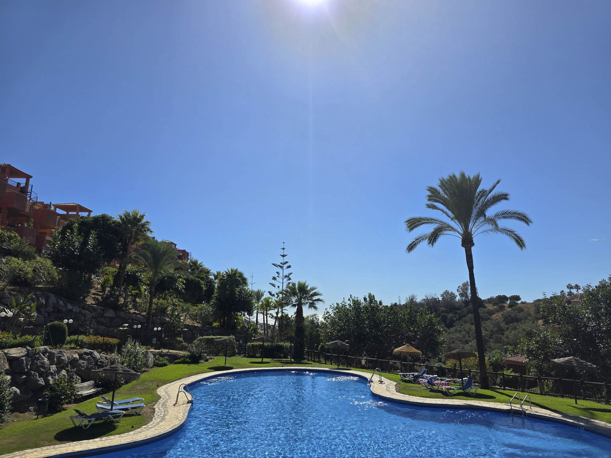 Se vende Apartamento Planta Media de 2 dormitorios en Costa Del Sol, Málaga, España