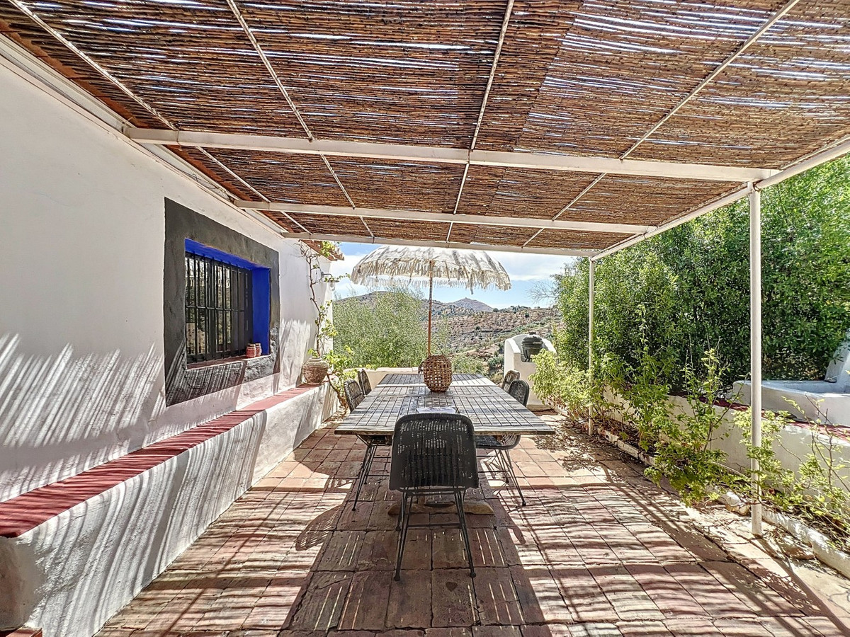 5 Bed Townhouse for sale in Arenas Costa Del Sol East, Málaga, Spain