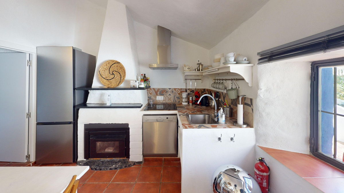 5 Bed Townhouse for sale in Arenas Costa Del Sol East, Málaga, Spain